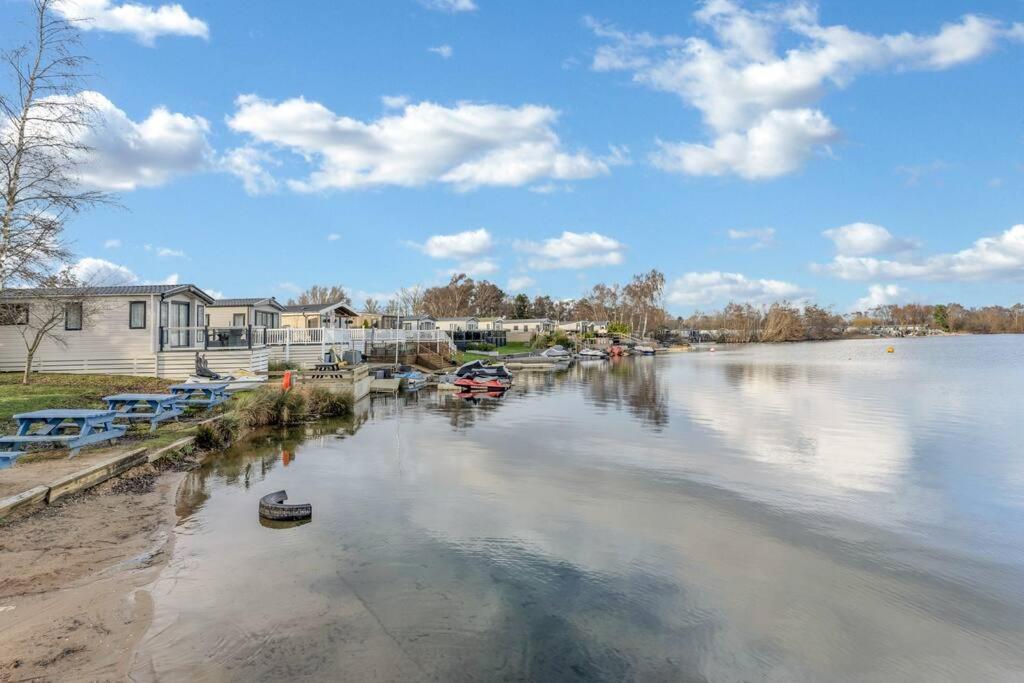 Tattershall Lakes: Sally'S Superior Stay Exterior foto